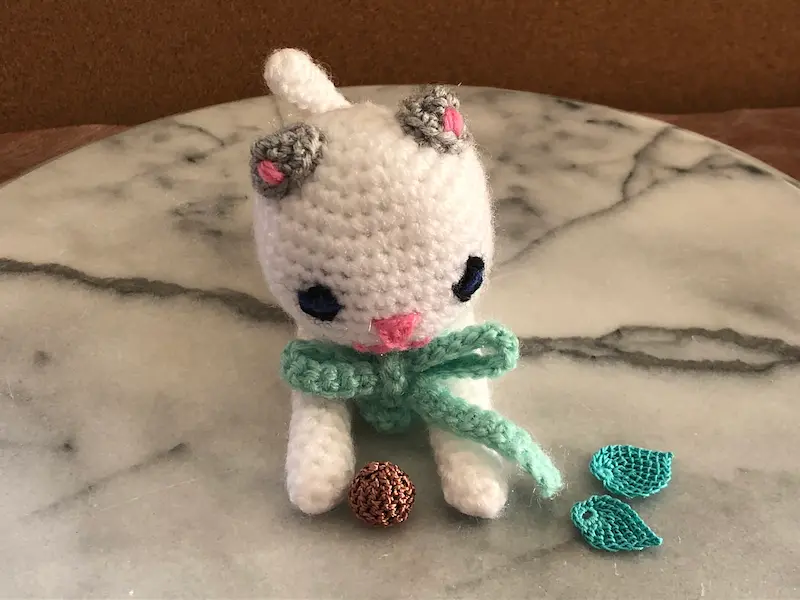 amigurumi chat au crochet EI Desfossez Christine PMEF marque Petites Mains En Folie